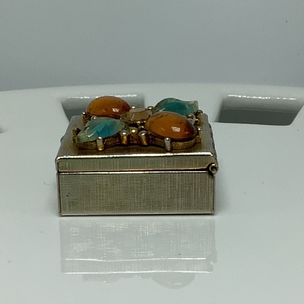 Vintage Gold Tone Pill Trinket Box Orange Turquoise Jeweled Square Box w/ Insert - Picture 3 of 12